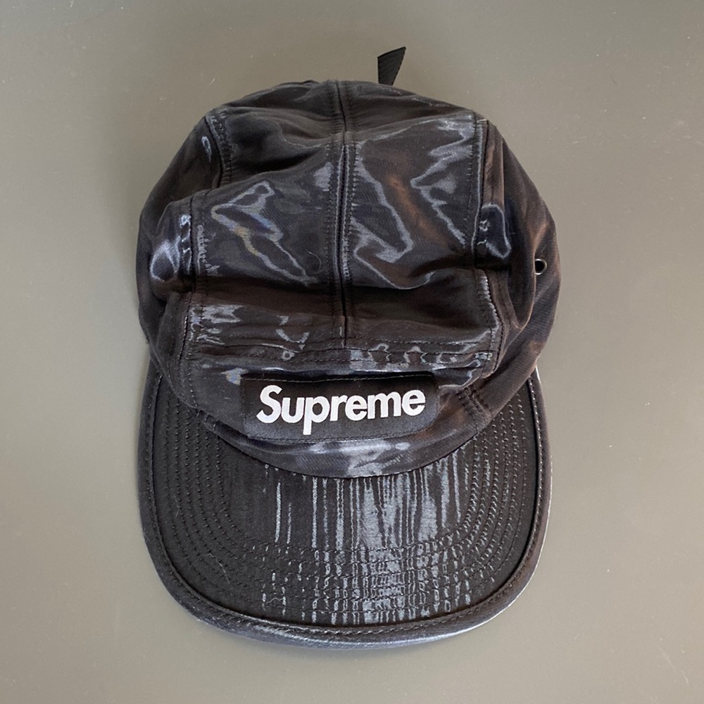 Supreme men’s black “liquid silk” nylon cap